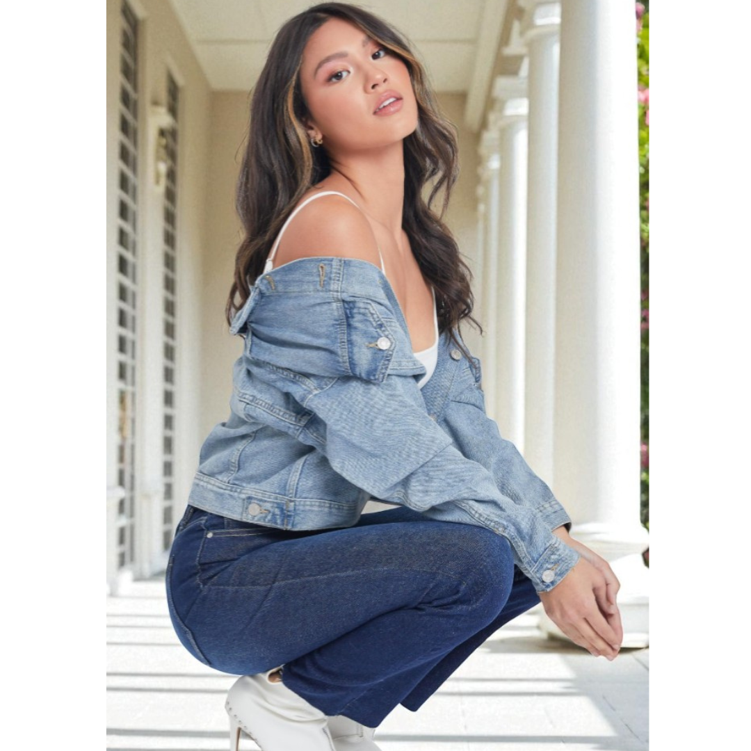 Street Style Star, Oversized Denim Jacket – Available in Light Wash & Black Wash